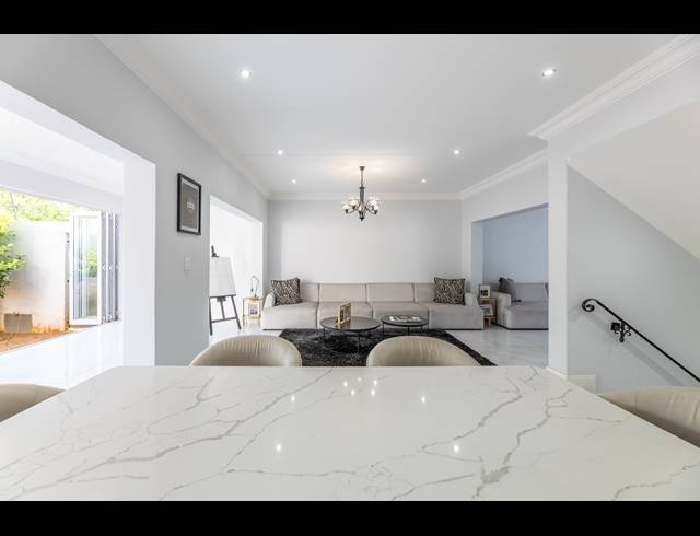 3 BEDROOM TOWNHOUSE FOR SALE IN BRYANSTON